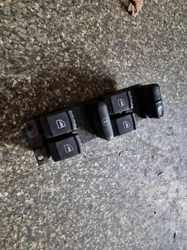 Seat Leon (1M) (1998 - 2006) 1J4959857 Блок кнопок стеклоподъемников — фото 2