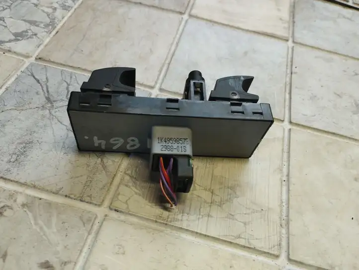 Volkswagen PASSAT B6 (2005 - 2010) 1K4959857B Блок кнопок стеклоподъемников — фото 3