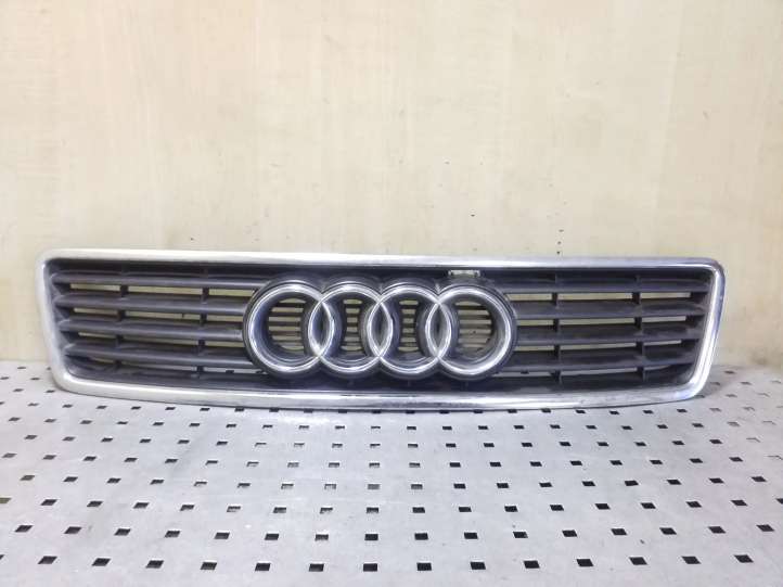 4B0853651A Audi A6 S6 C5 4B Grotelės priekinės