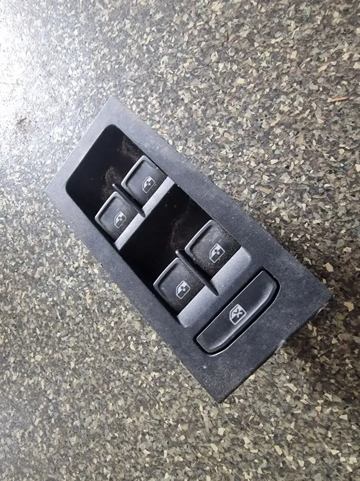 Skoda Octavia Mk3 (5E) (2013 - 2019) Блок кнопок стеклоподъемников — фото 2