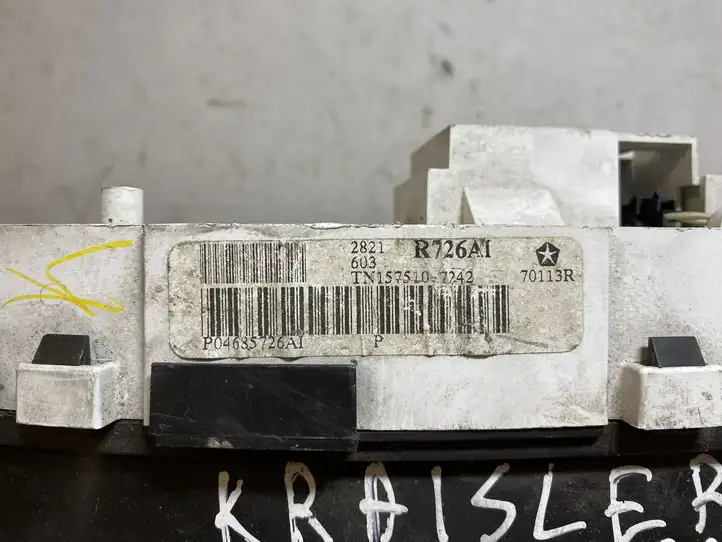 Chrysler Voyager (1996 - 2001)  TN1575107242 Спидометр (приборный щиток)