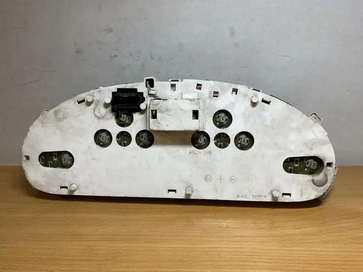 Chrysler Voyager (1996 - 2001)  TN1575107242 Спидометр (приборный щиток)