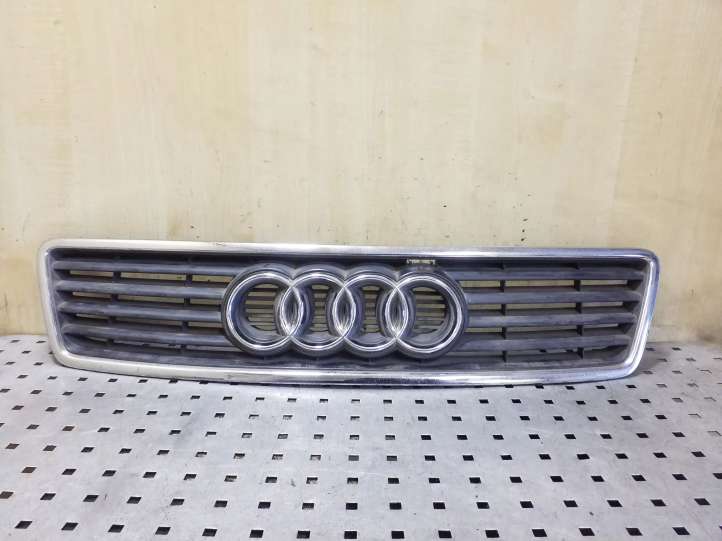 4B0853651A Audi A6 S6 C5 4B Grotelės priekinės