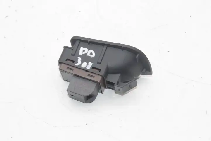 Audi A4 S4 B8 8K (2007 - 2011) 8K0959831 Кнопка закрытия багажника — фото 2