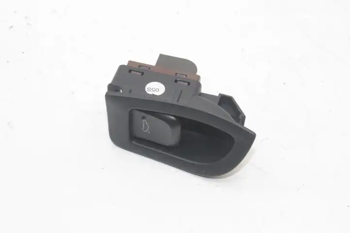 Audi A4 S4 B8 8K (2007 - 2011) 8K0959831 Кнопка закрытия багажника — фото 4