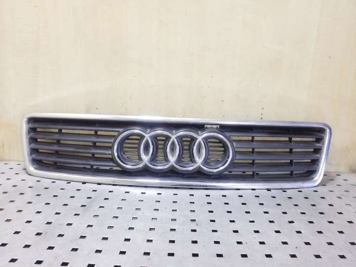 4B0853651A Audi A6 S6 C5 4B Grotelės priekinės