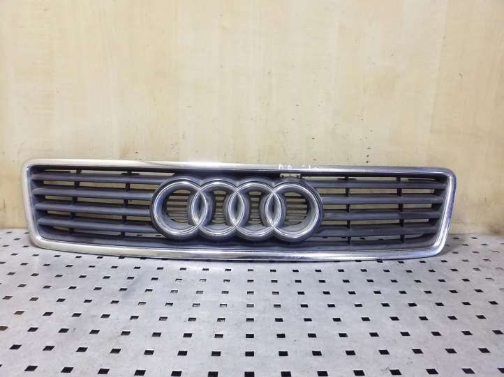 4B0853651A Audi A6 S6 C5 4B Grotelės priekinės