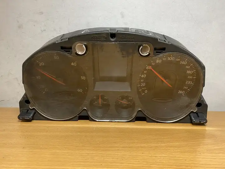 Volkswagen PASSAT B6 (2005 - 2010)  A2C53117394 Спидометр (приборный щиток)
