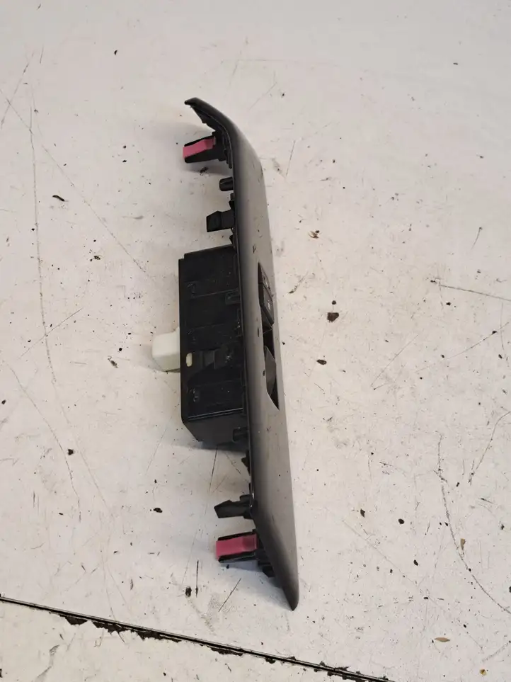 Lexus GS250 300 350 300h 450h (2011 - 2015) 7423130360 Блок кнопок стеклоподъемников — фото 4