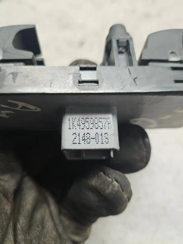 Audi A4 S4 B6 8E 8H (2000 - 2006) 1K4959857B Блок кнопок стеклоподъемников — фото 4
