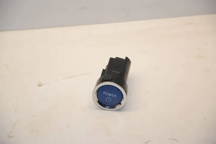 Toyota RAV 4 (XA40) (2012 - 2018)  8961130142 Включатель зажигания и стартера