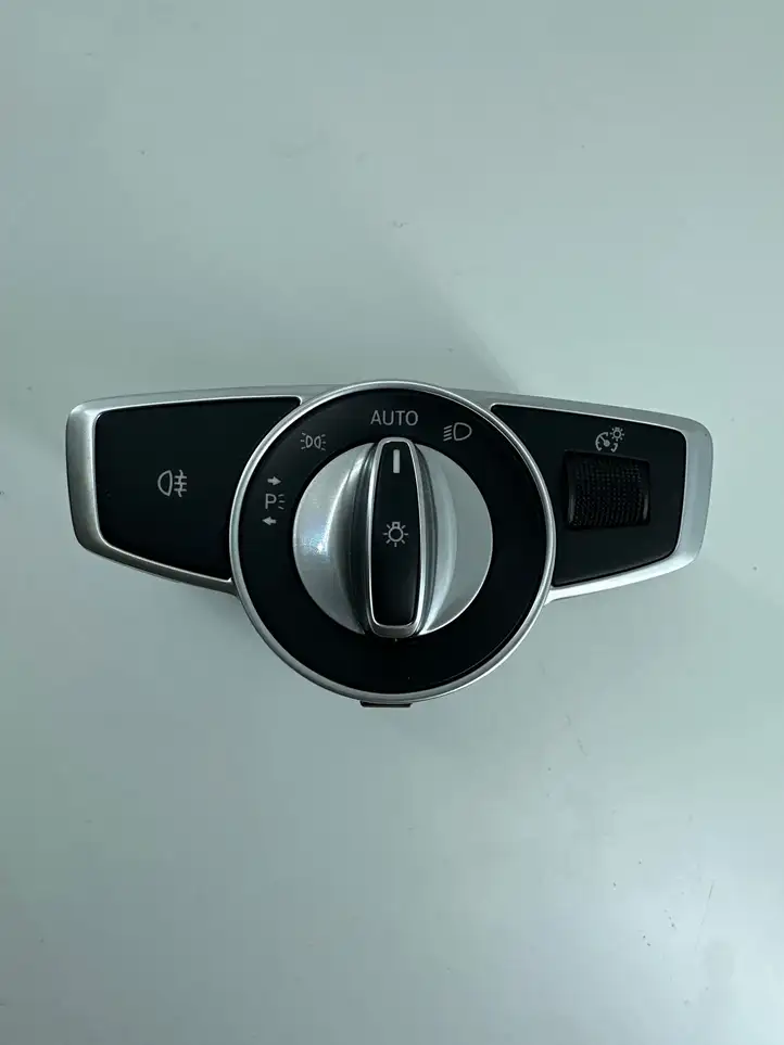 Mercedes-Benz GLC X253/C253 (2015 - ) A2059051810 Включатель фонарей — фото 1