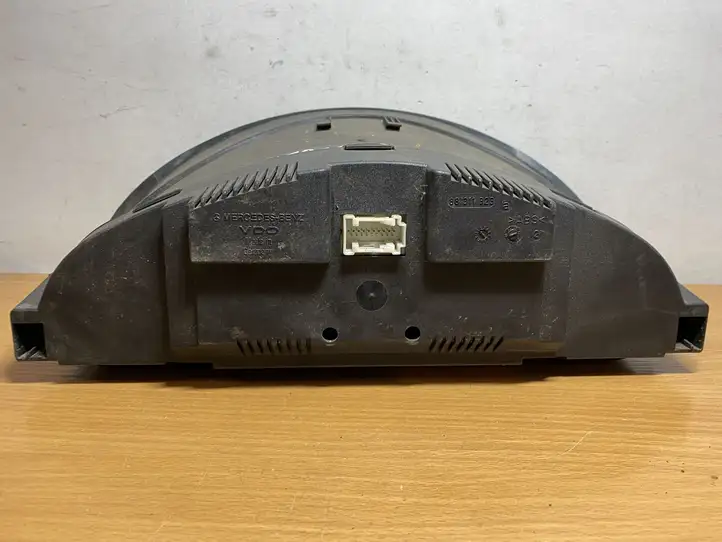 Mercedes-Benz C W203 (2000 - 2007)  88311323 Спидометр (приборный щиток)