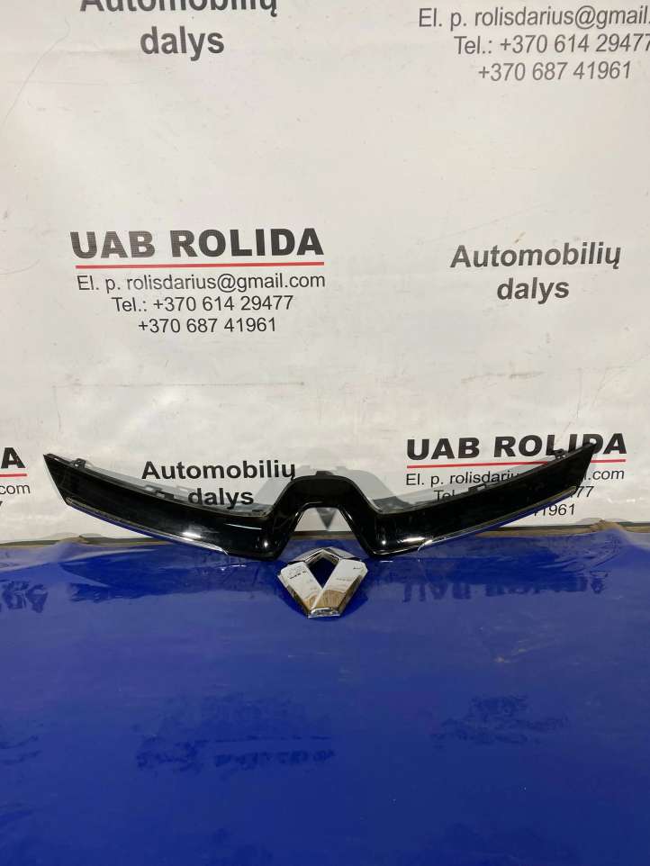 Renault Clio IV (2012 - 2019)  628909470R Верхняя решётка