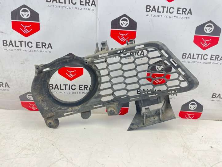 8062631 BMW 3 F30 F35 F31 Priešrūkinio žibinto apdaila/ grotelės