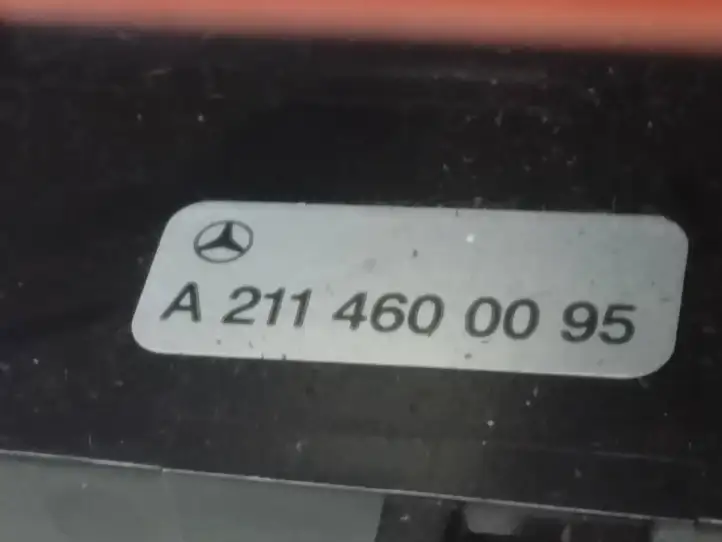 Mercedes-Benz CLS C219 (2003 - 2011) A2114600095 Обшивка рулевой колонки — фото 3