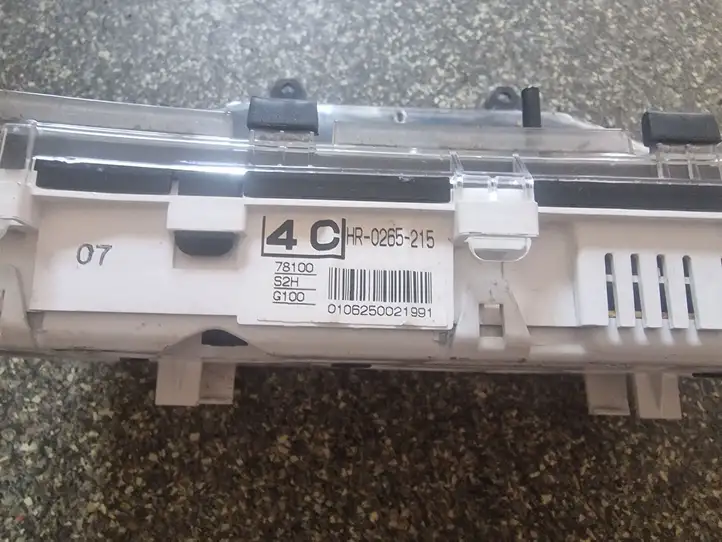 Honda HR-V (1998 - 2005)  4CHR0265215 Спидометр (приборный щиток)