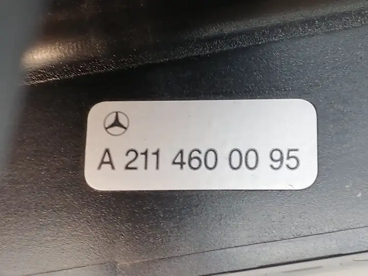 Mercedes-Benz E W211 (2002 - 2009) A2114600095 Обшивка рулевой колонки — фото 3