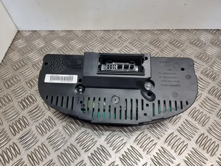Volkswagen Caddy (2004 - 2010) 2K0920844C Спидометр — фото 3