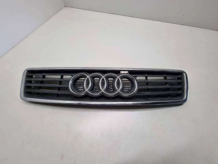 4B0853651A Audi A6 S6 C5 4B Grotelės priekinės