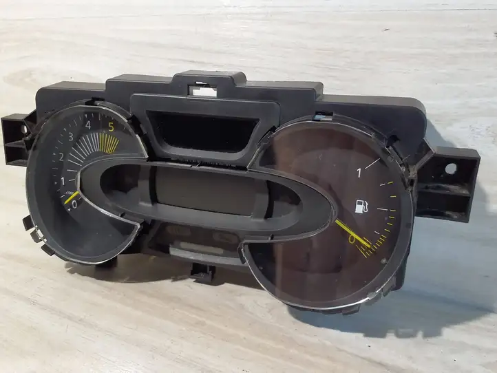 Renault Captur (2013 - 2020)  248104783R Спидометр (приборный щиток)