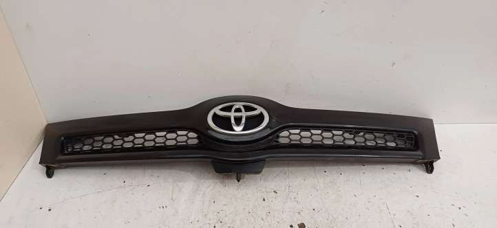 Toyota Corolla Verso E121 (2004 - 2007)  531110F010 Верхняя решётка
