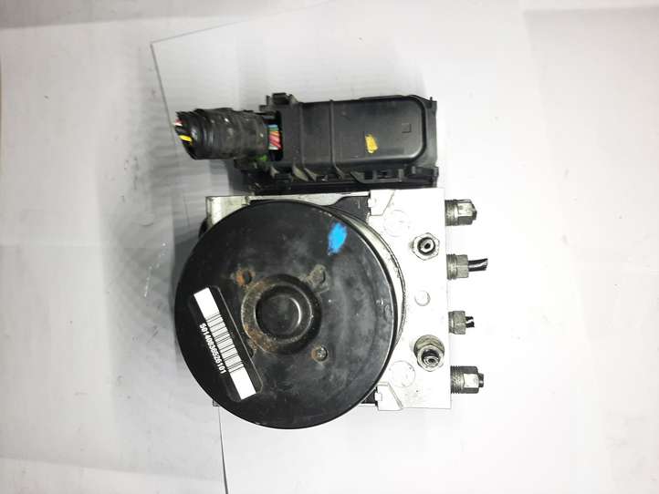 Mazda 3 (2009 - 2011)  8V612C405CA Блок ABS