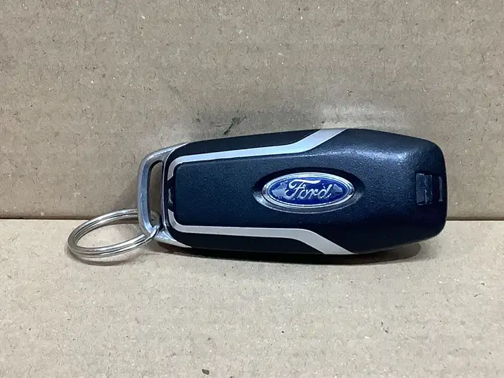 Ford Mondeo MK V (2014 - )  DS7T15K601DC Ключ / карточка зажигания