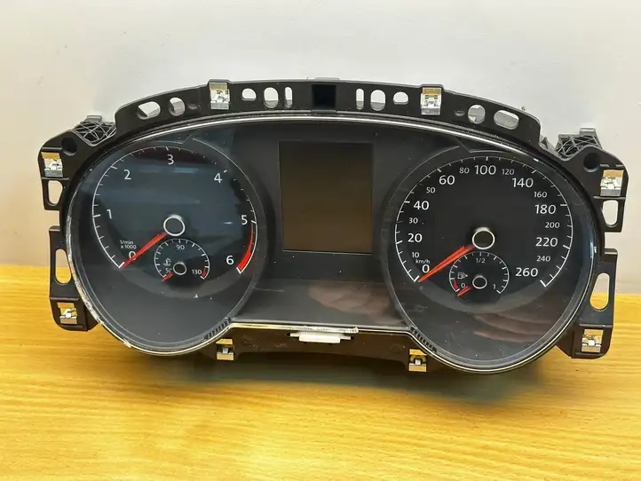 Volkswagen Golf Sportsvan (2014 - 2017)  517920741 Спидометр (приборный щиток)