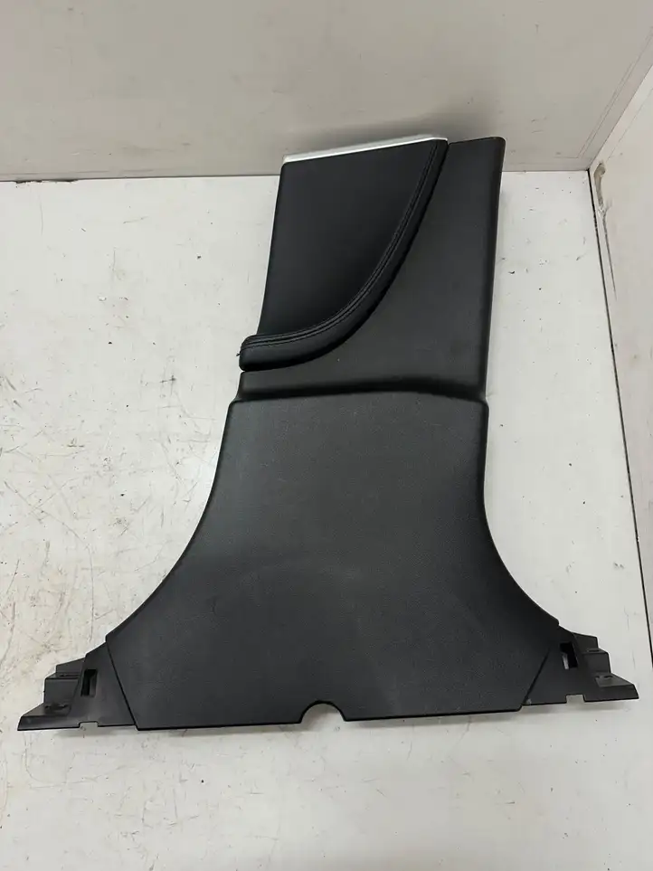 Tesla Model S (2016 - 2021) 102077000B Нижняя обшивка стойки B — фото 1