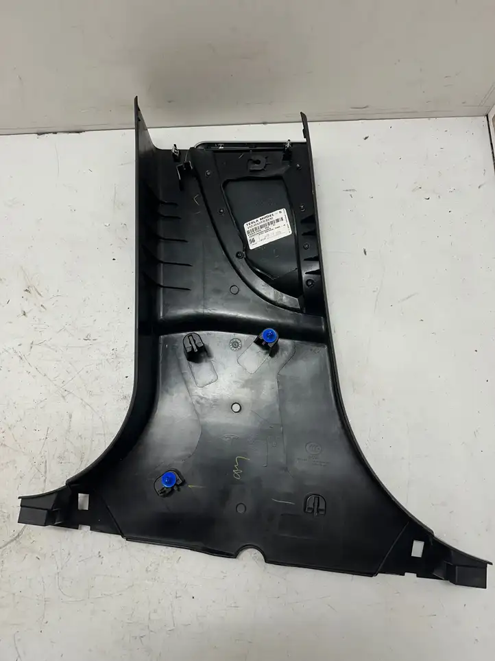 Tesla Model S (2016 - 2021) 102077000B Нижняя обшивка стойки B — фото 2