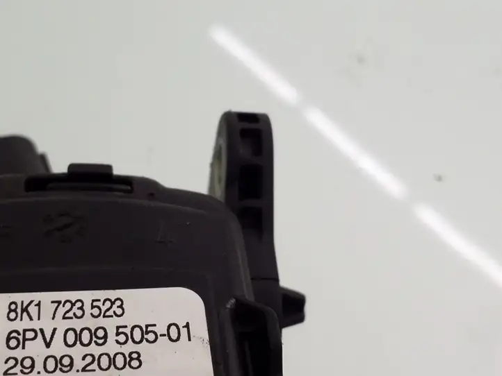 Audi A6 allroad (2006 - 2008)  8K1723523 Педаль акселератора