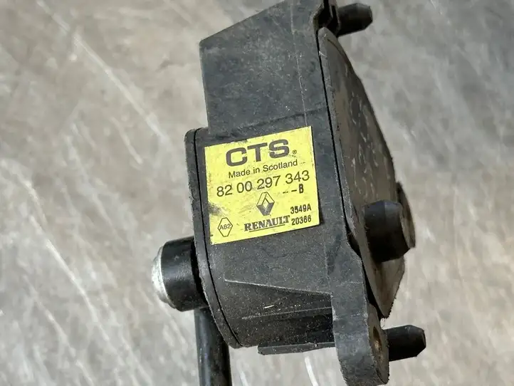 Renault Clio III (2005 - 2012) 8200297343 Педаль акселератора — фото 3