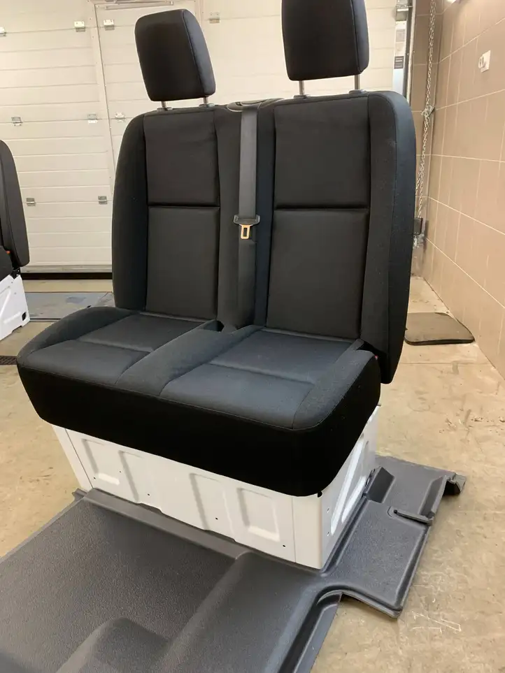 Mercedes-Benz Sprinter W907 W910 (2018 - )  A9109200100 Переднее двухместное сиденье