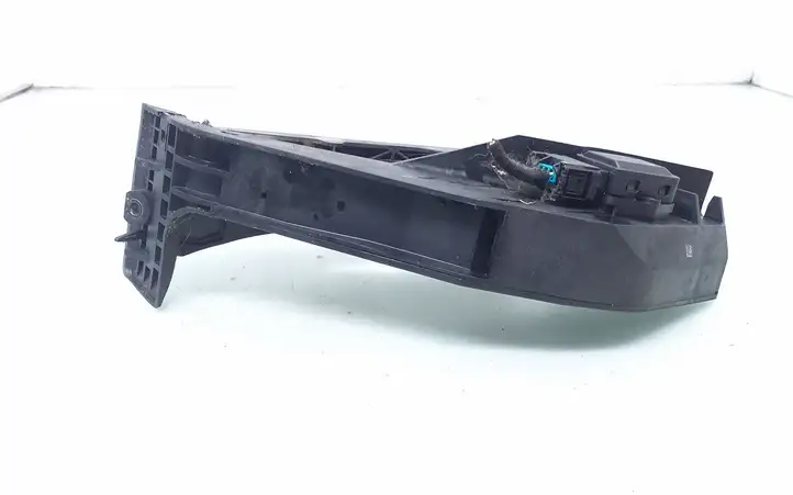 BMW 3 E90 E91 (2005 - 2012)  6772646 Педаль акселератора
