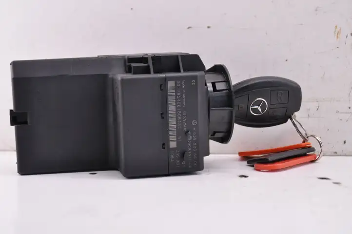 Mercedes-Benz Vito Viano W639 (2010 - 2015)  A6399006600 Замок зажигания
