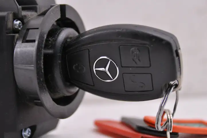 Mercedes-Benz Vito Viano W639 (2010 - 2015)  A6399006600 Замок зажигания
