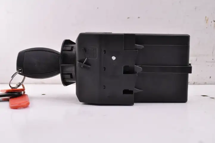 Mercedes-Benz Vito Viano W639 (2010 - 2015)  A6399006600 Замок зажигания