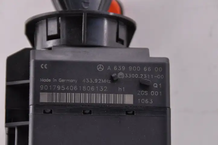 Mercedes-Benz Vito Viano W639 (2010 - 2015)  A6399006600 Замок зажигания