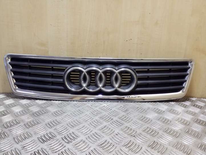 4Z7853651 Audi A6 Allroad C5 Grotelės priekinės