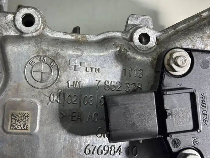 BMW M5 F90 (2017 - 2019) 7852328 Картер двигателя — фото 3