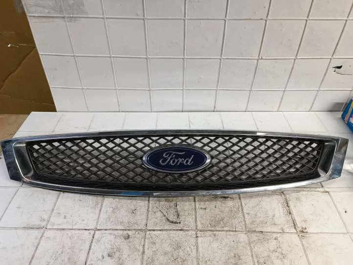 4S418200 Ford Focus Grotelės priekinės