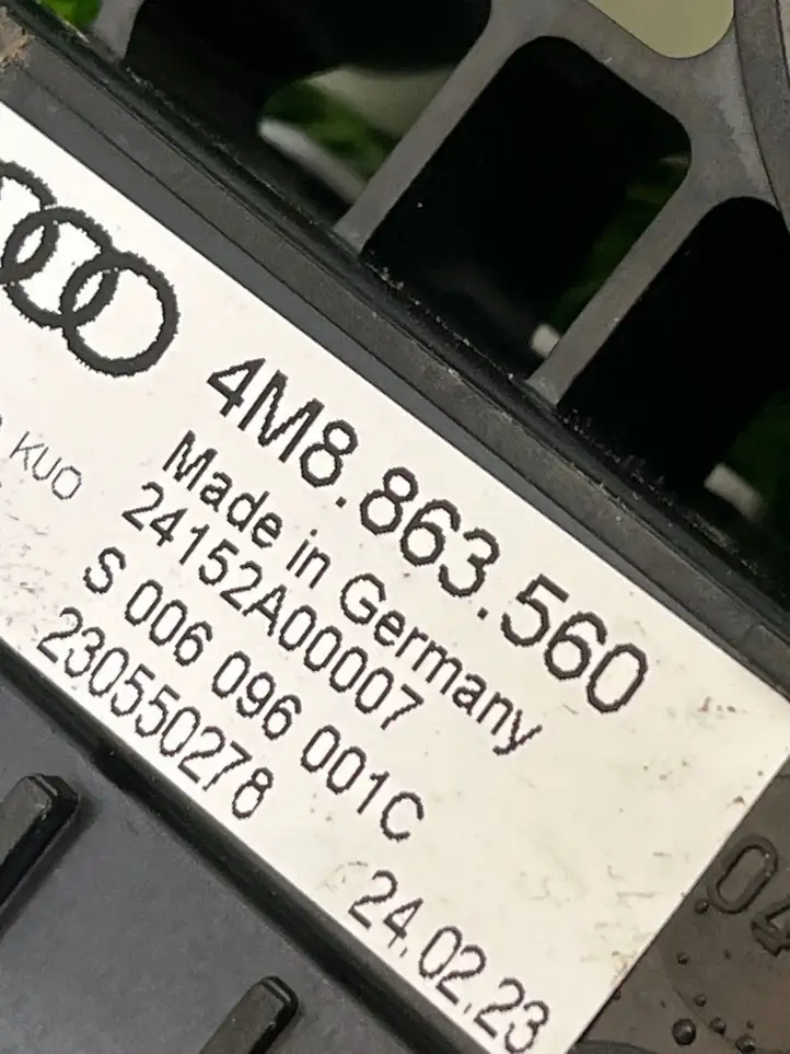 BMW M2 G87 (2022 - ) 4m8863560 Механизм шторки багажника — фото 3