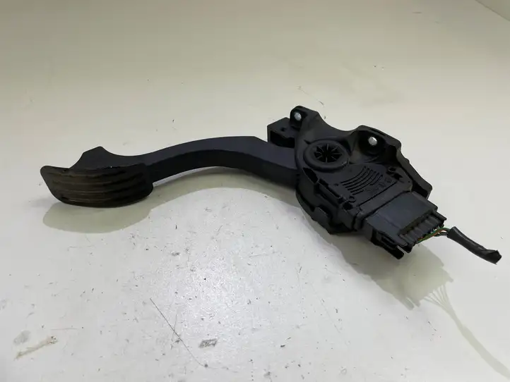 Ford Mondeo MK IV (2007 - 2014) 6G929F836RC Педаль акселератора — фото 2
