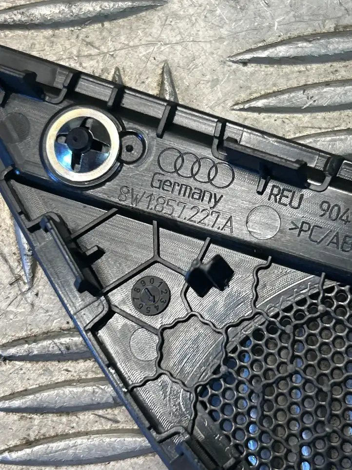Audi A4 S4 B9 (2015 - 2019) 8W0035144 Накладка динамика передней двери — фото 5