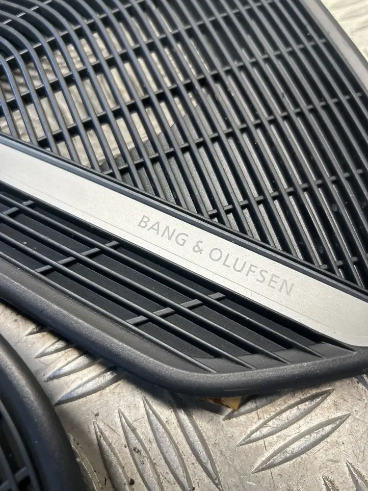 Audi A4 S4 B9 (2015 - 2019) 8W0035144 Накладка динамика передней двери — фото 7