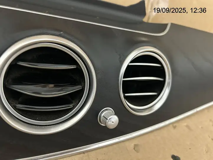 Mercedes-Benz E W213 (2016 - ) A2136800201 Центральная отделка панели приборов — фото 13