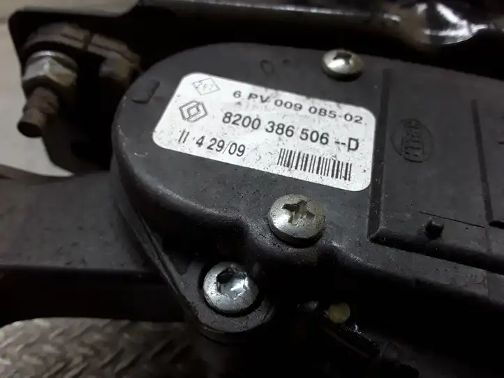 Dacia Logan I (2004 - 2012) 8200386506 Педаль акселератора — фото 2