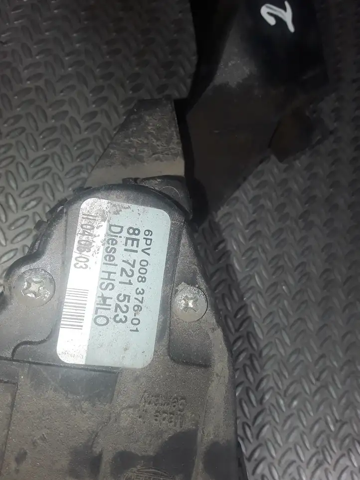 Audi A4 S4 B6 8E 8H (2000 - 2006) 8EI721523 Педаль акселератора — фото 4