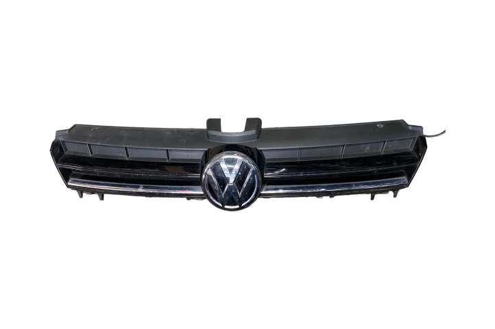 Volkswagen Golf VII (2013 - 2019)  5G0853653E Верхняя решётка